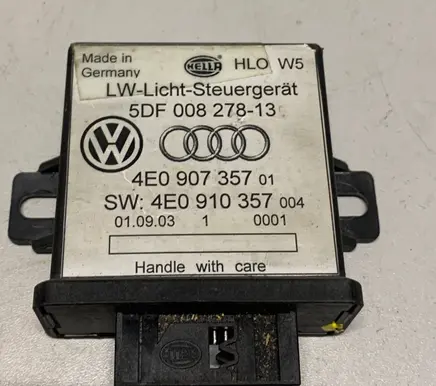 Audi A8 S8 D3 4E Light module LCM 4E0907357 4E0910357 5DF00827813