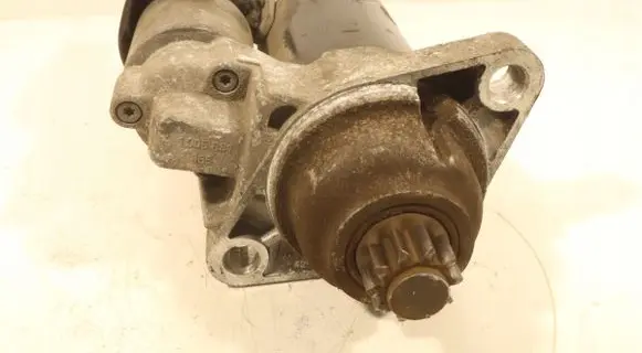 Volkswagen Golf V Starter motor 02T911023
