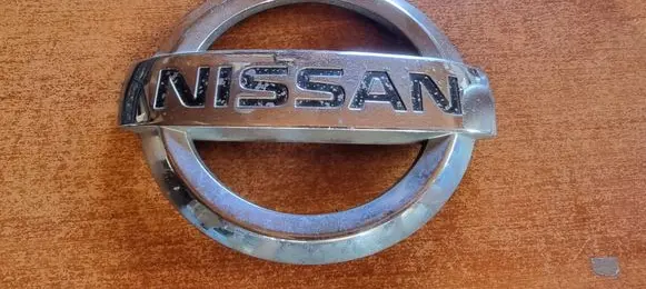 Nissan Primera Manufacturer badge logo/emblem 65890AU300