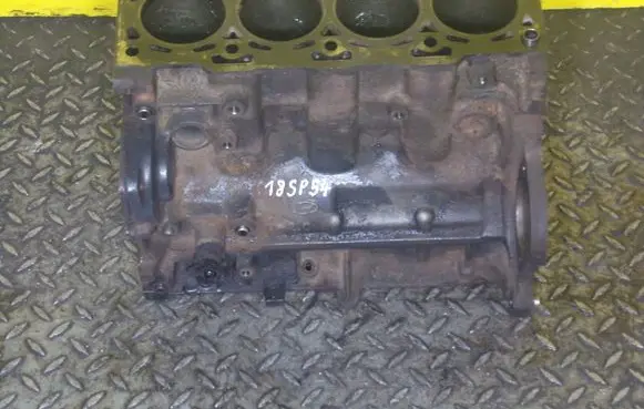 Hyundai Tucson JM Engine block D4EA