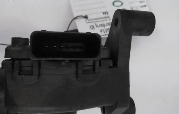 Opel Tigra B Accelerator throttle pedal 55351466 6PV00811004