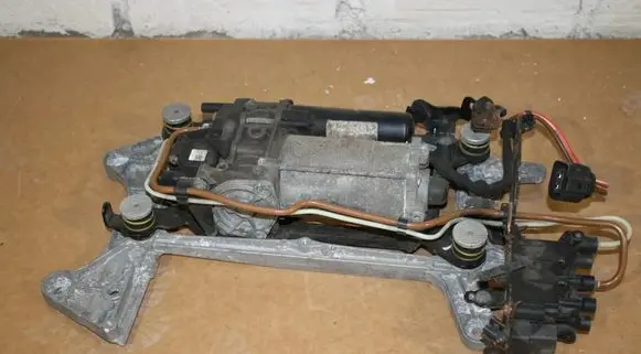 Porsche Panamera (971) Air suspension compressor/pump 971616006B