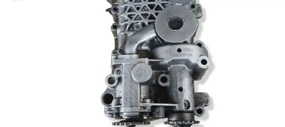 Volkswagen Golf VI Oil pump 06B103535G
