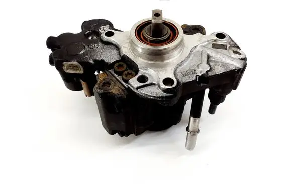 Ford Kuga II Fuel injection high pressure pump 9687959180