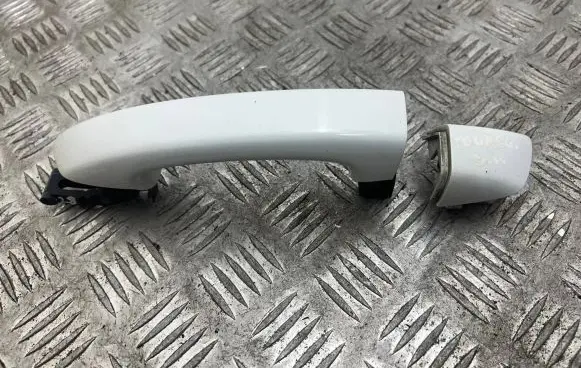 Volkswagen Touareg II Front door exterior handle 7P6837205E