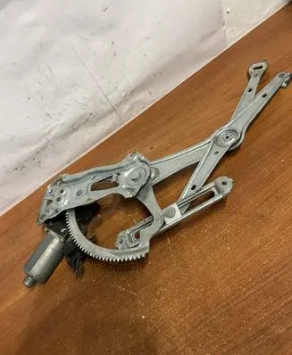 Mercedes-Benz E W210 Rear door window regulator with motor 0130821709 D1500