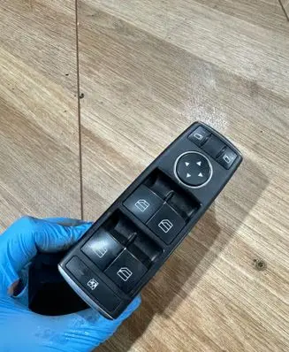Mercedes-Benz E W212 Electric window control switch A2049055302 10021550 0633400