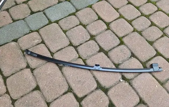 Toyota Camry VIII XV70 Rear door glass trim molding OPELCZESCI.com-C99