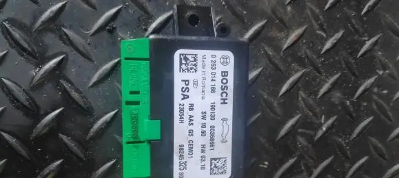Peugeot 208 Parking PDC control unit/module 9824532580