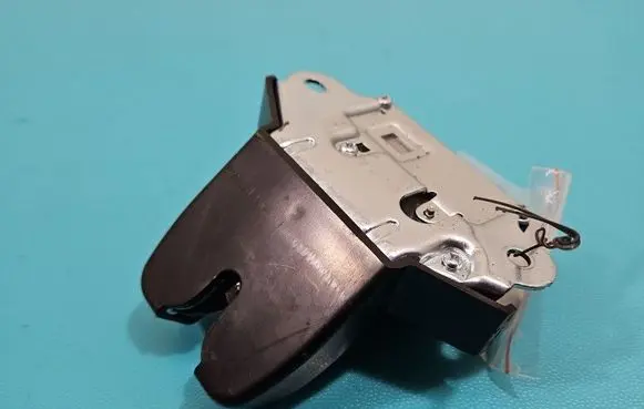 Tailgate/trunk/boot lock/catch/latch