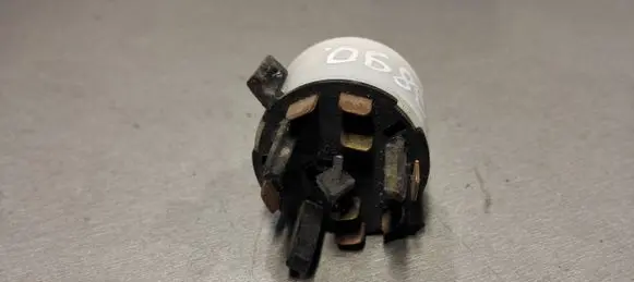 Audi A6 S6 C5 4B Ignition lock contact 4B0905849 BK704160200