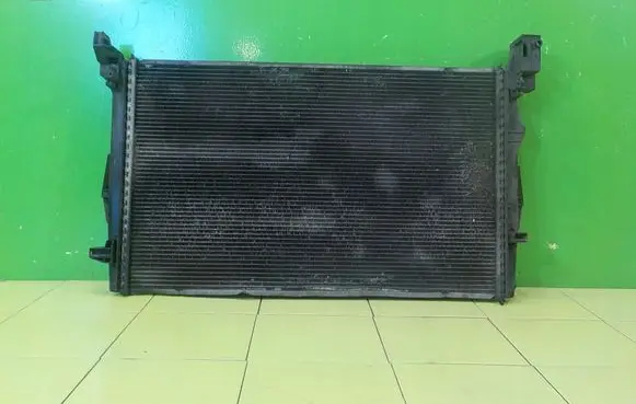 Mercedes-Benz Vito Viano W447 Coolant radiator A4475010201