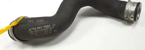Mercedes-Benz E W212 Engine coolant pipe/hose A2045011682