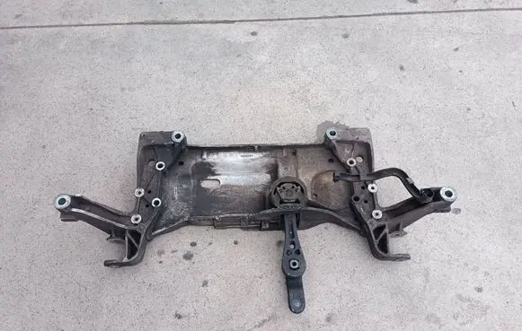 Volkswagen Touran II Front subframe 1K0199369F