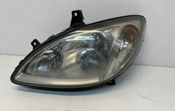 Mercedes-Benz Vito Viano W639 Headlight/headlamp 24670300