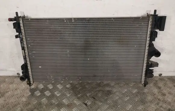 Opel Insignia A Coolant radiator 13241728