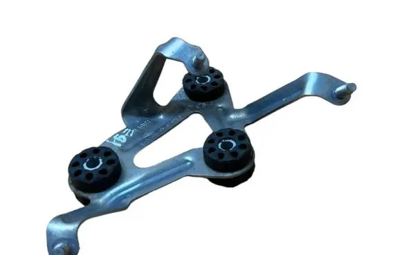 BMW 3 E90 E91 ABS pump bracket 34506781281 6781281 23310110