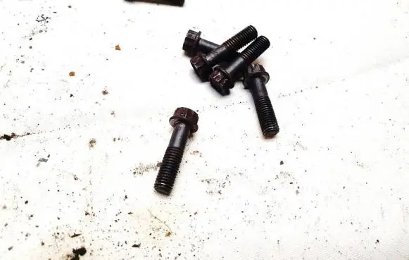 Volkswagen PASSAT B4 Nuts/bolts 
