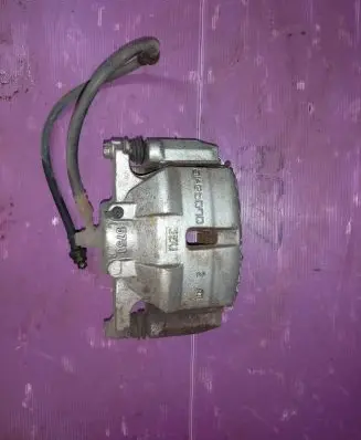 Nissan Qashqai Front brake caliper 5758R