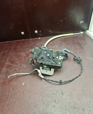 Audi A2 Front door lock 8Z1837015D