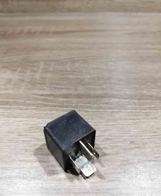 Volkswagen Golf IV Other relay 7M0951253A 95VW10K705CA