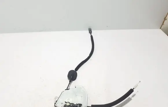 Renault Arkana Rear door lock 825035824R