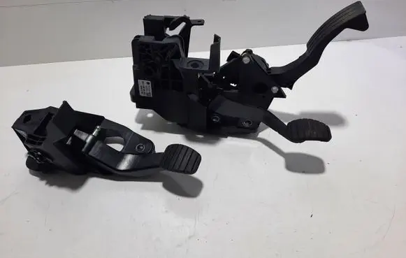 Renault Twingo III Pedal assembly 180023357R 465030341R