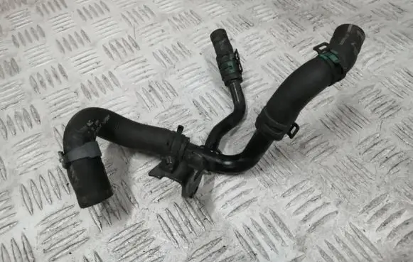 Audi A6 S6 C8 4K Engine coolant pipe/hose 05L121157AR