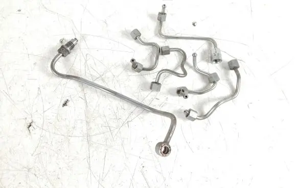 Nissan Primastar Fuel injector supply line/pipe 