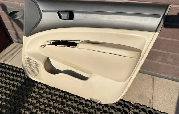 Toyota Prius (XW20) Front door card panel trim D761527700