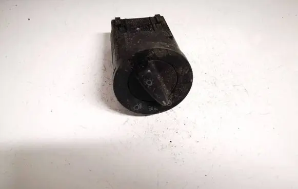 Volkswagen Golf IV Light switch 1c0941531