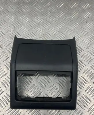 Rear air vent grill