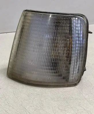 Volkswagen PASSAT B3 Front indicator light 357953049A