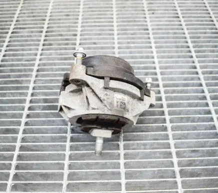 BMW 4 F32 F33 Engine mount bracket 6787657