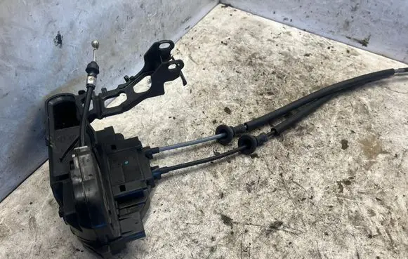Hyundai Santa Fe Front door lock 813202B060