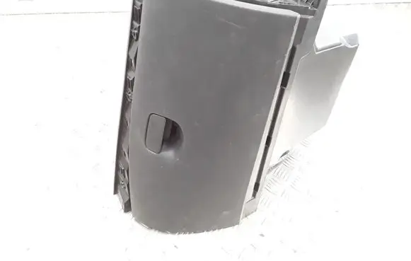 Renault Megane III Glove box 681080008R