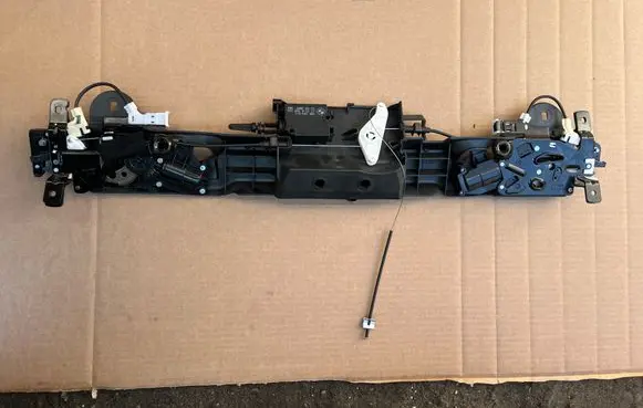 BMW 3 E92 E93 Convertible roof lock/latch 51247258345 7258345