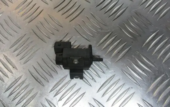 Toyota Avensis T250 Valve vacuum 25860-0R010