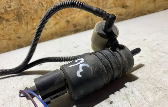 Audi A4 S4 B6 8E 8H Windscreen/windshield washer pump 1J0973722