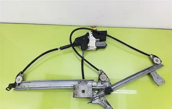 Peugeot 307 CC Front door window regulator with motor 9660037780