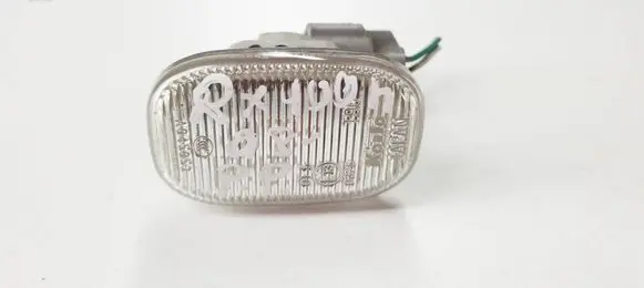 Lexus RX 330 - 350 - 400H Front fender indicator light 