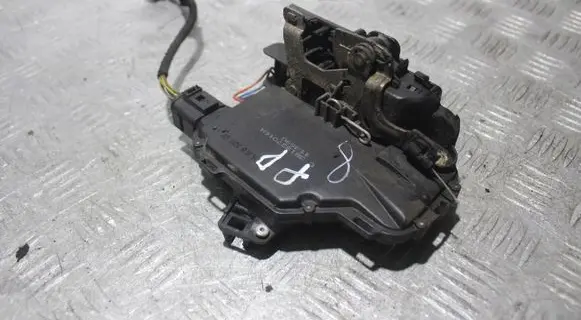 Seat Toledo II (1M) Front door lock