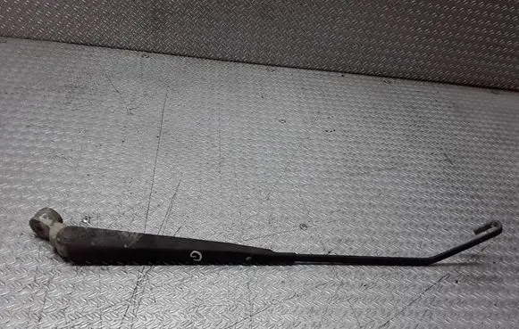Mitsubishi Pajero Rear wiper blade arm