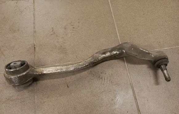 BMW 5 E39 Front lower control arm/wishbone 1141718 1141718R
