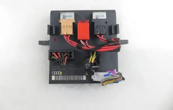 Audi A4 S4 B6 8E 8H Light module LCM 8E0907279E