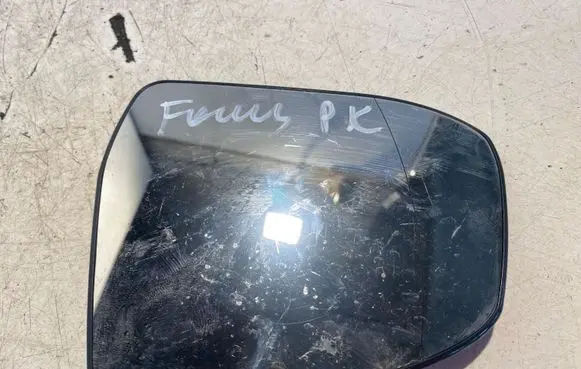 Ford Focus Wing mirror glass 212834379