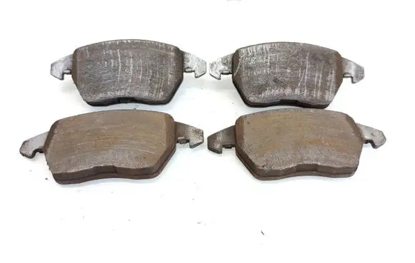Volkswagen Caddy Brake pads (front) 