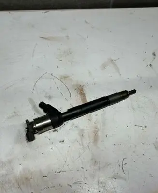 Opel Astra K Fuel injector 55578075