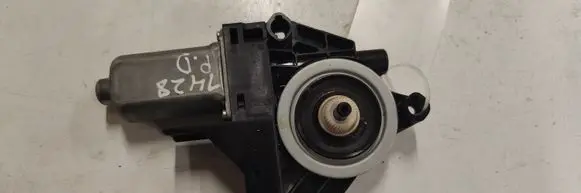 Volvo V60 Front door window regulator motor WR12717