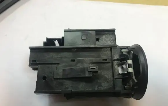 Volkswagen PASSAT B6 Ignition lock 3C0905843R